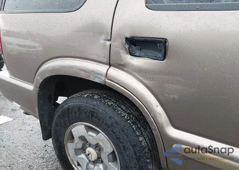 2002 Chevrolet Blazer Ls z USA, uszkodzony, nr VIN 1GNDT13W72K203206